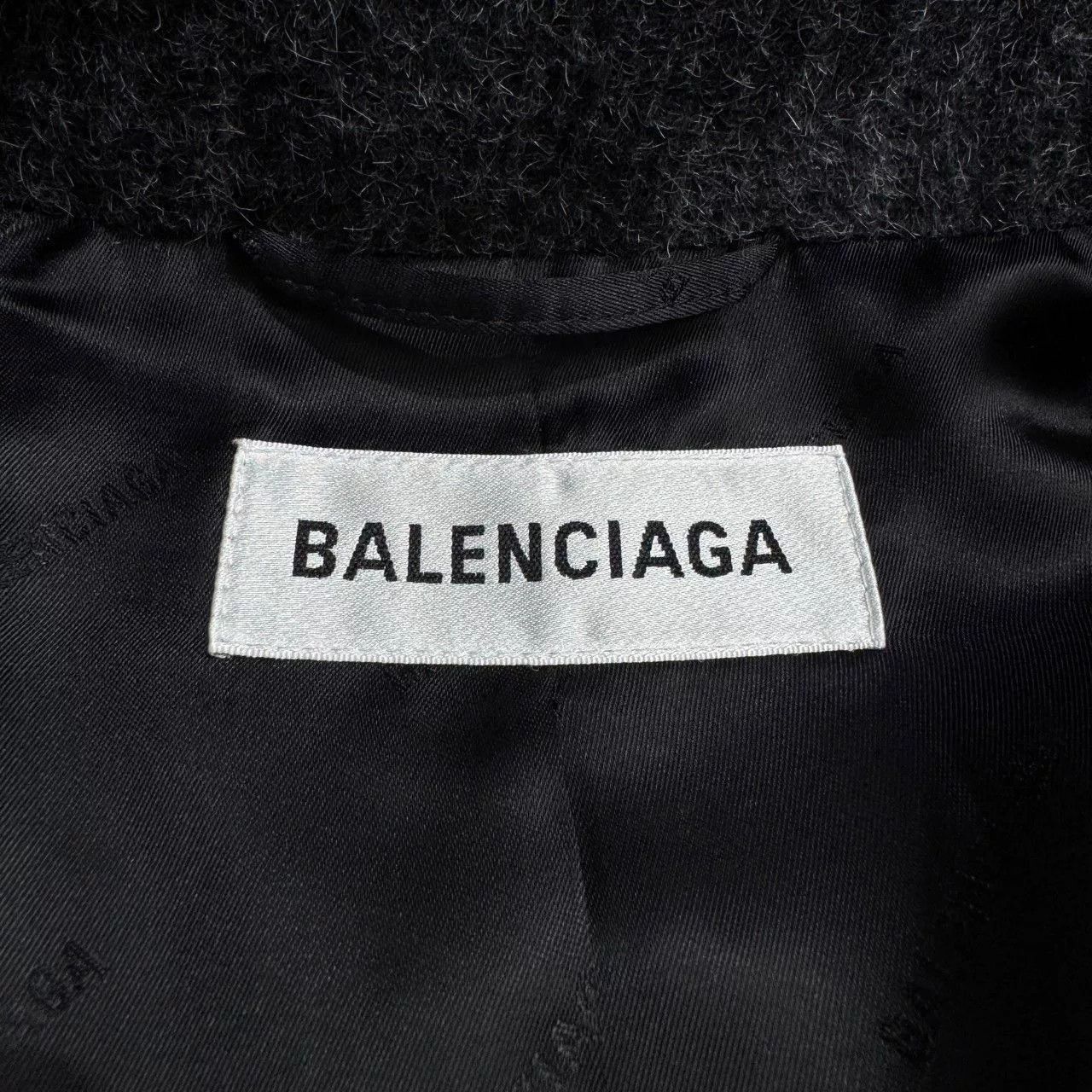 Balenciaga balenciaga checked coat in size 34. Size S / US 4 / IT 40 - 3 Thumbnail