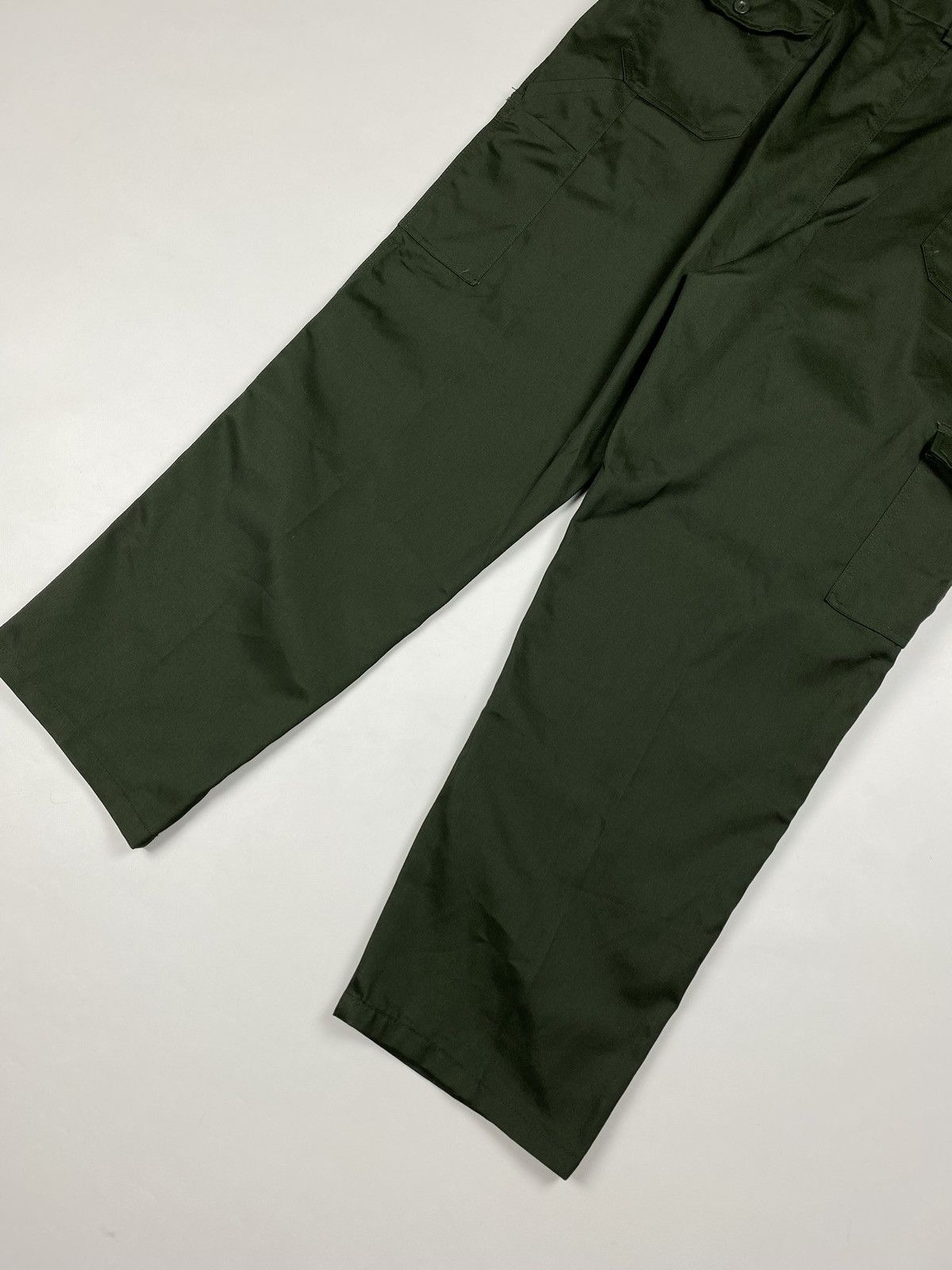 Dickies BNWT! Dickies Workwear men’s cargo pants trousers Size US 42 / EU 58 - 22 Thumbnail
