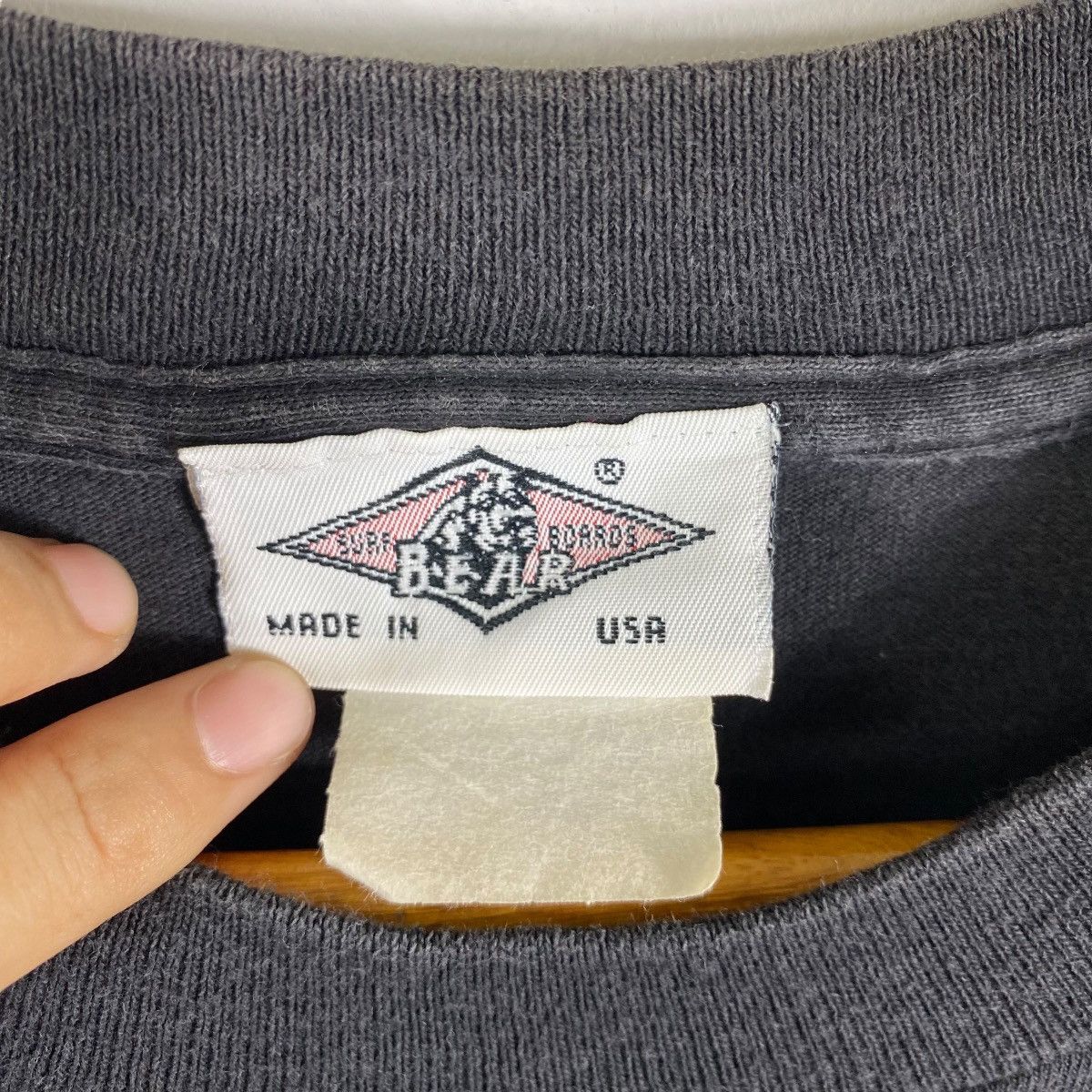 Vintage Vintage 90's BIG WEDNESDAY Film Bear Surf Boards Surf Tee Size US M / EU 48-50 / 2 - 7 Thumbnail