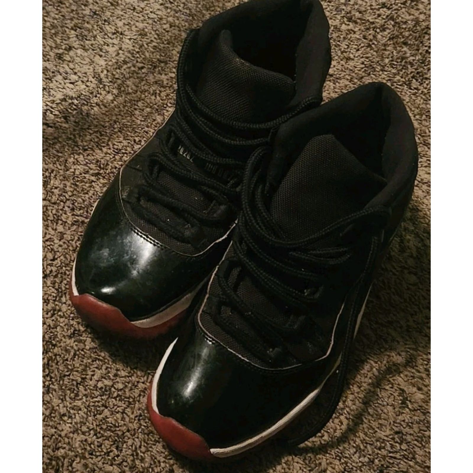Jordan Brand Jordan Air 11 Retro High OG Bred Sneaker Mens 10.5 Black Patent Leather 2019 High Top Shoes Size US 11 / EU 44 - 4 Thumbnail