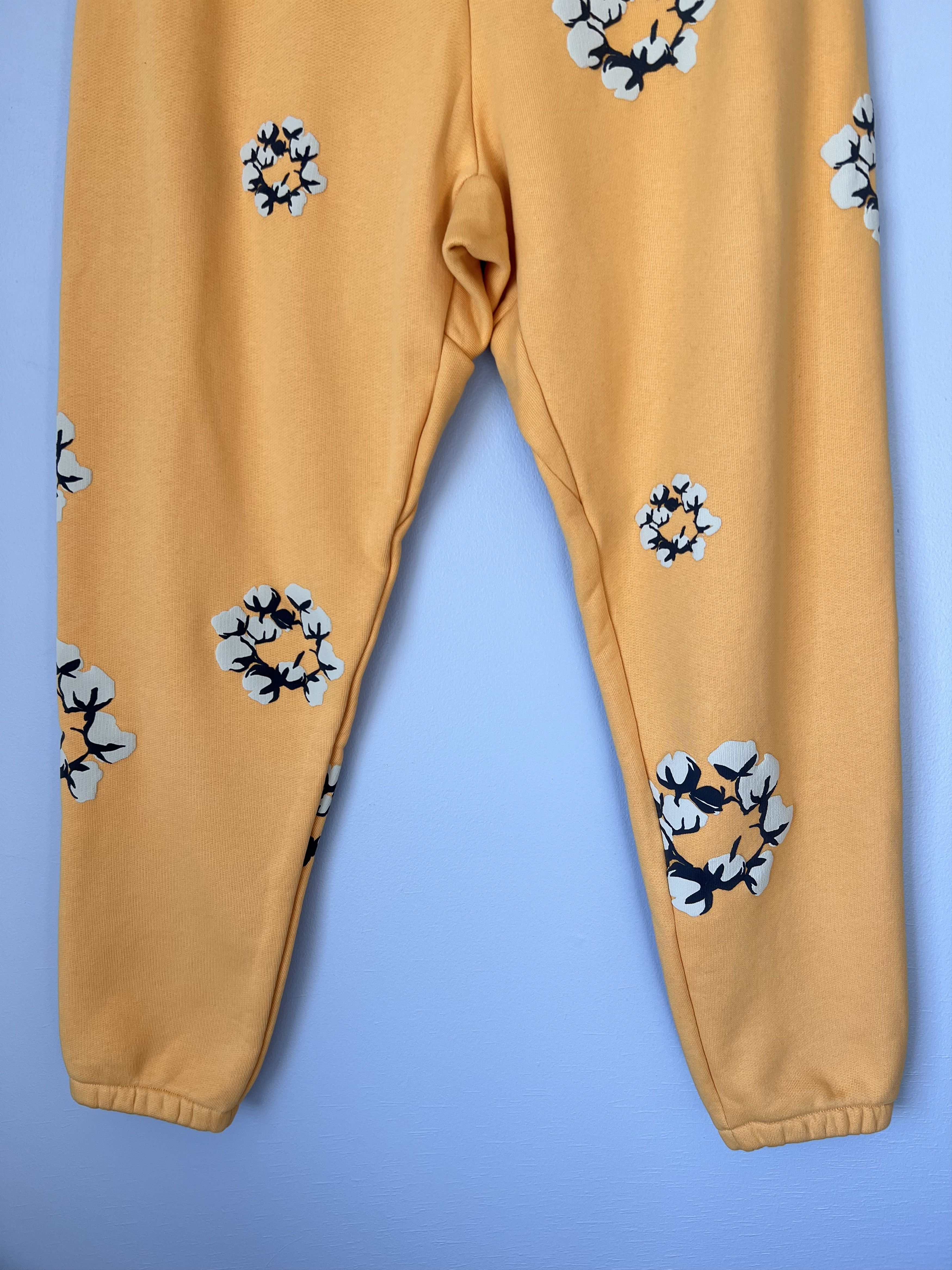 Cactus Plant Flea Market × DENIM TEARS CPFM Denim Tears Cotton Wreath Sweatsuit in Yellow Size US L / EU 52-54 / 3 - 10 Thumbnail