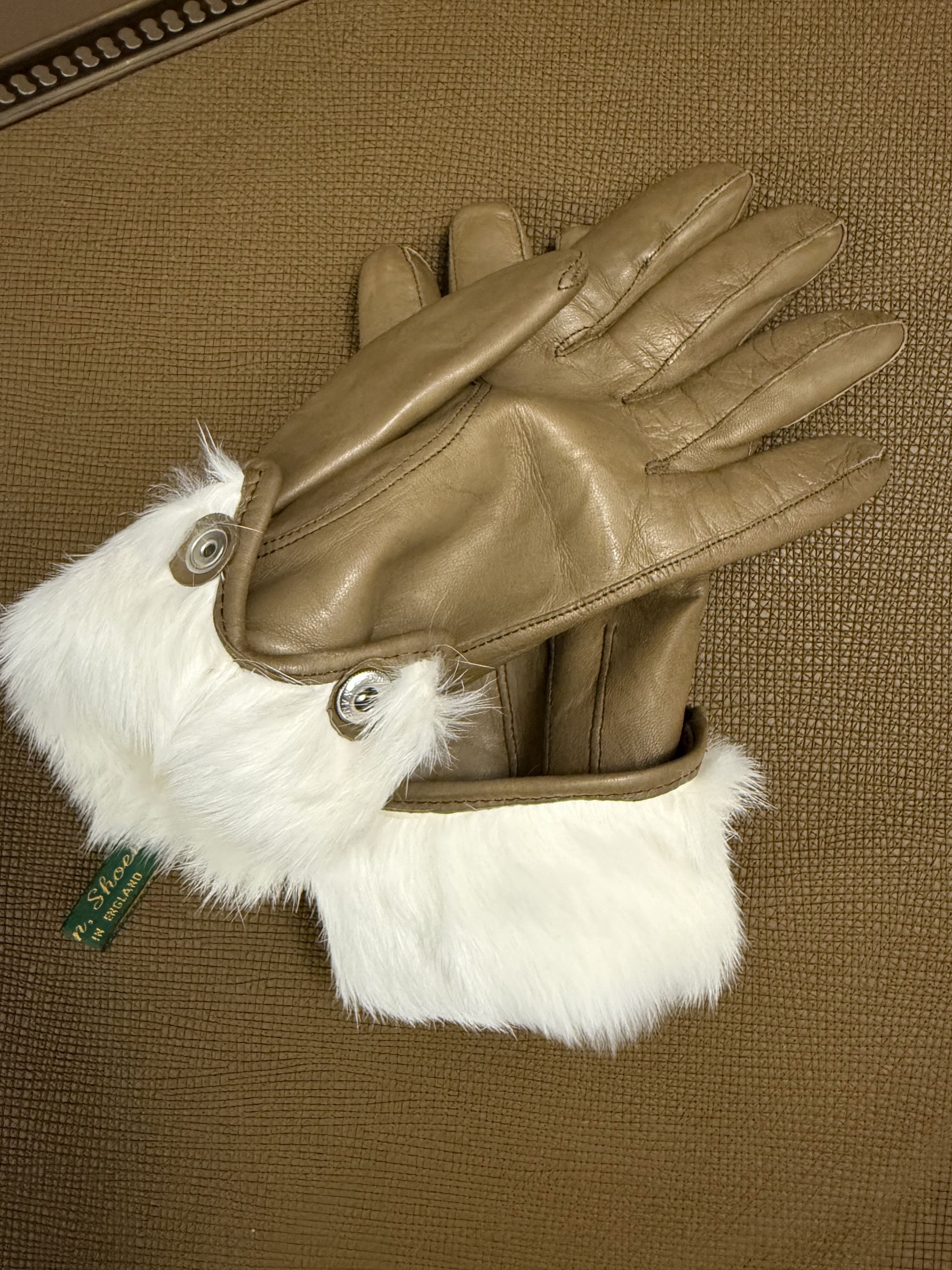 Paul Harnden Shoemakers PAUL HARNDEN SHOEMAKERS GLOVES IN SIZE 7 Size ONE SIZE - 5 Thumbnail