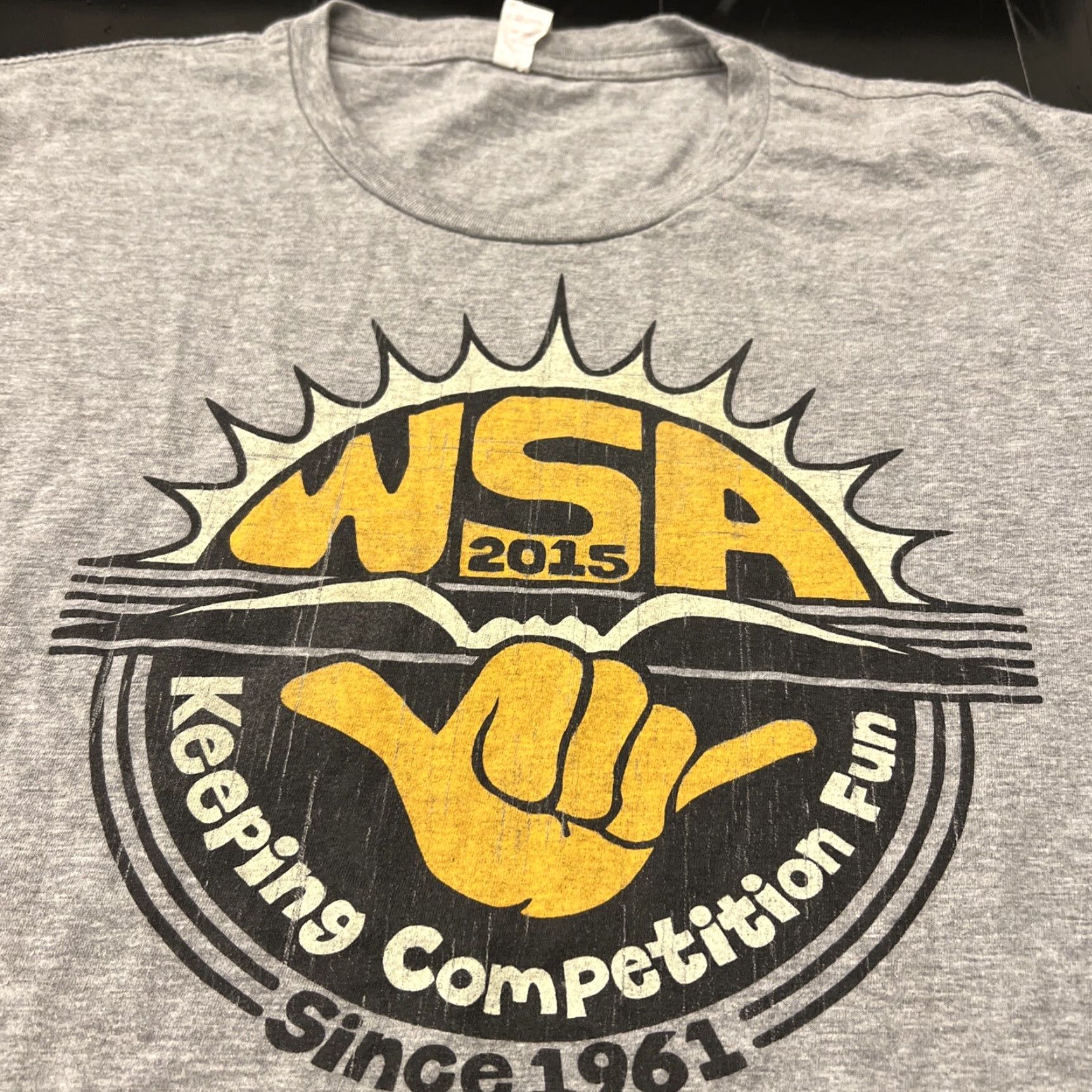 Vintage WSA Shirt Large Gray Crew Neck Short Sleeve Graphic Print Surfin Competition Fun 2015 T-Shirt Mens Regular Knit Cotton Blend Size US L / EU 52-54 / 3 - 2 Thumbnail