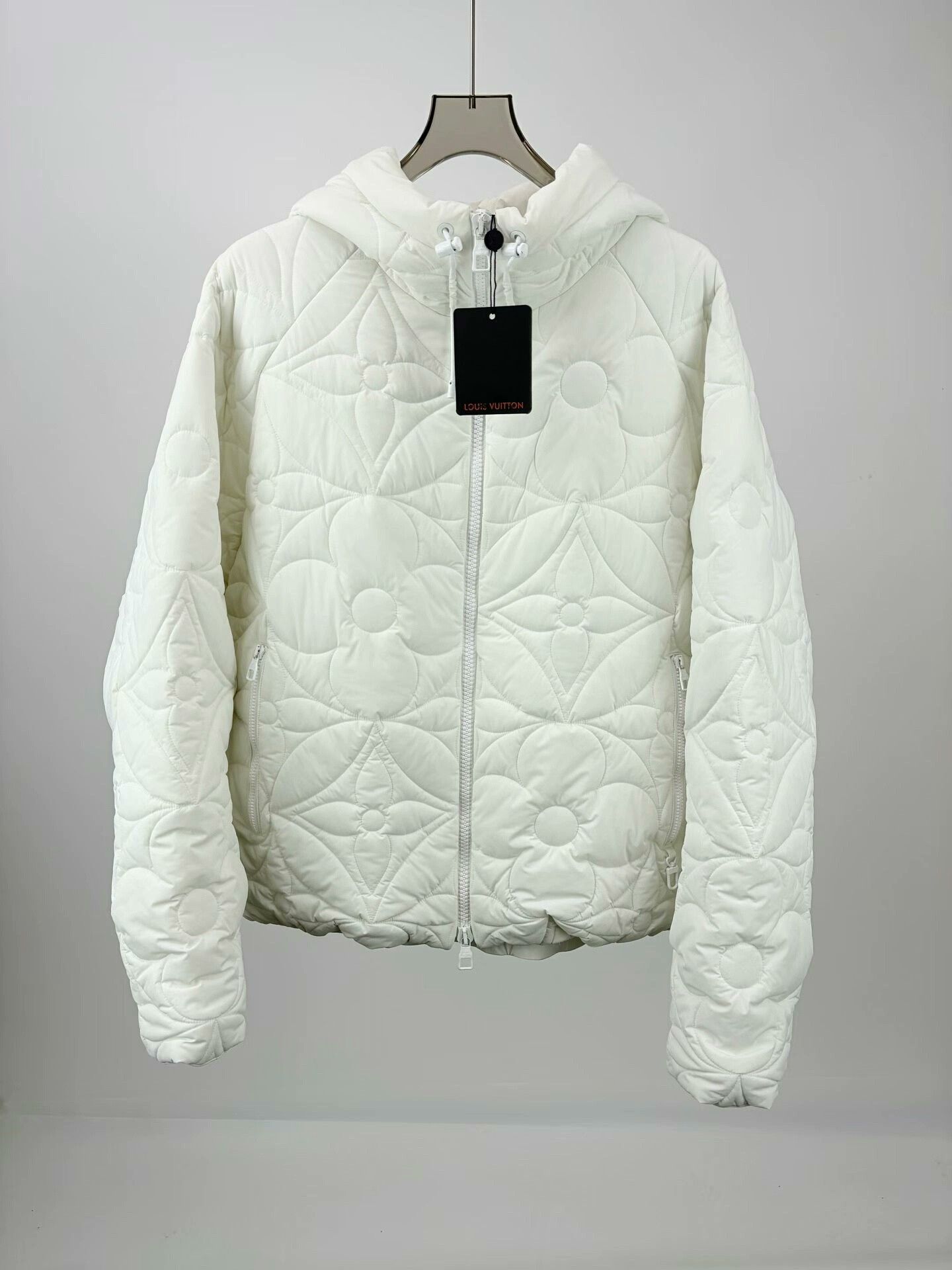 Louis Vuitton louis vuitton embossed logo down jacket Size L / US 10 / IT 46 - 1 Thumbnail