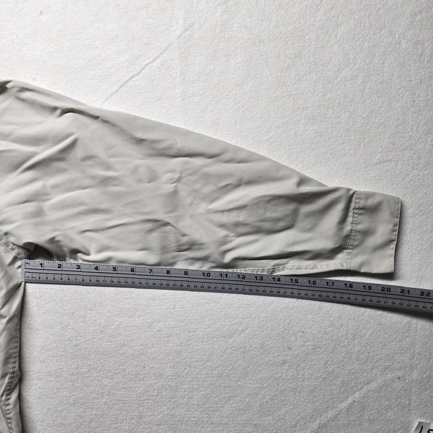 Van Heusen VAN HEUSEN Dress Shirt Mens 17 Beige Military Poplin Button Up Shirt Size 46R - 5 Thumbnail