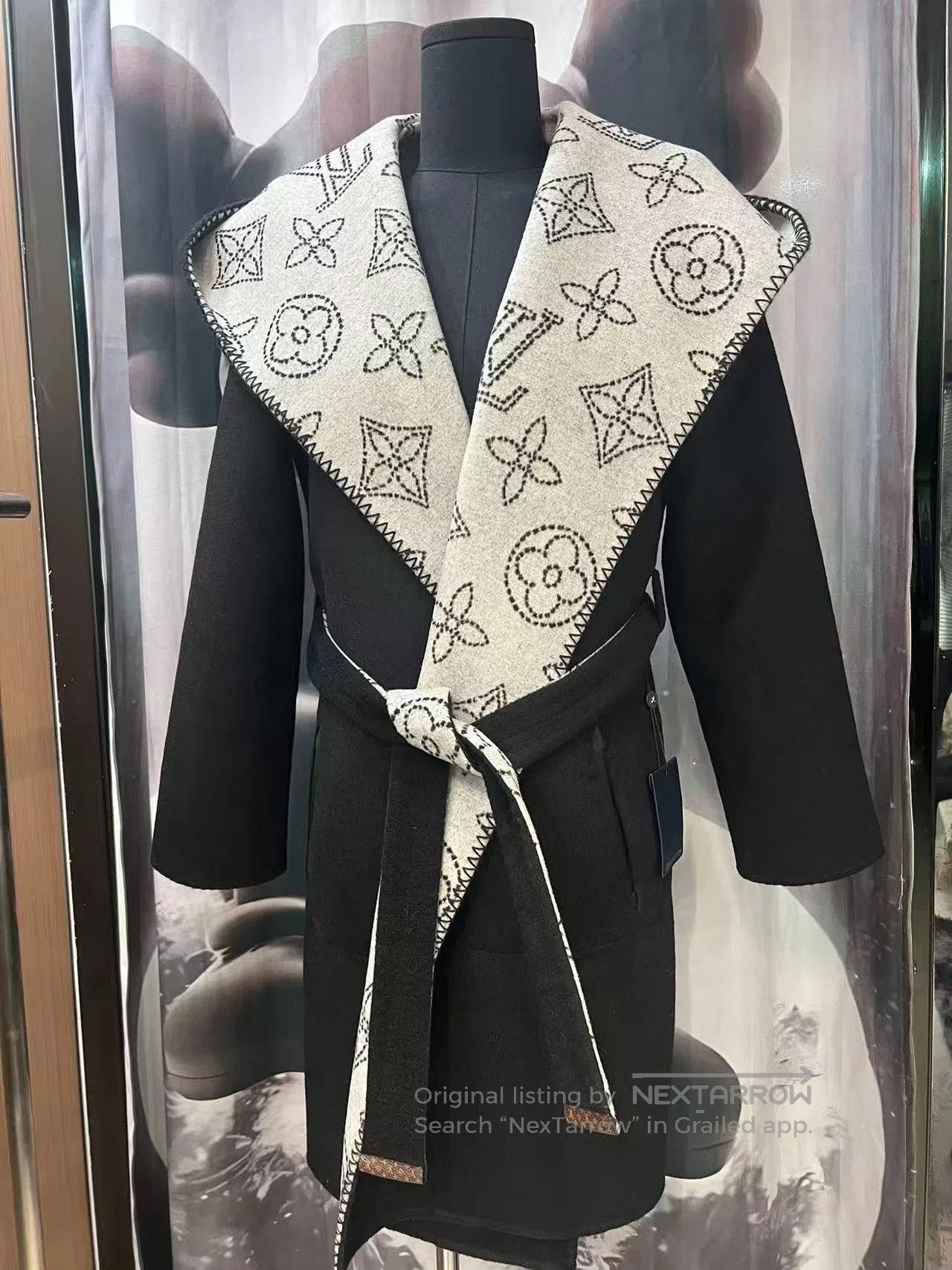 Louis Vuitton LV Men's Monogram Wool Wrap Coat. Size US L / EU 52-54 / 3 - 1 Thumbnail