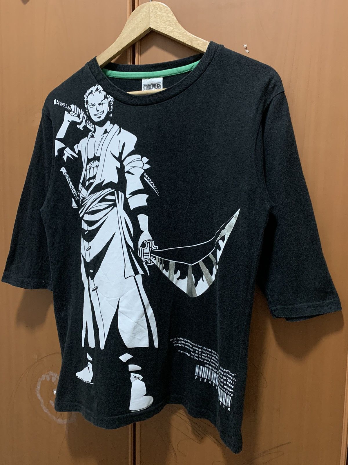 One Piece One Piece Roronoa Zoro graphic 3 quater T-shirt. Size US M / EU 48-50 / 2 - 2 Thumbnail