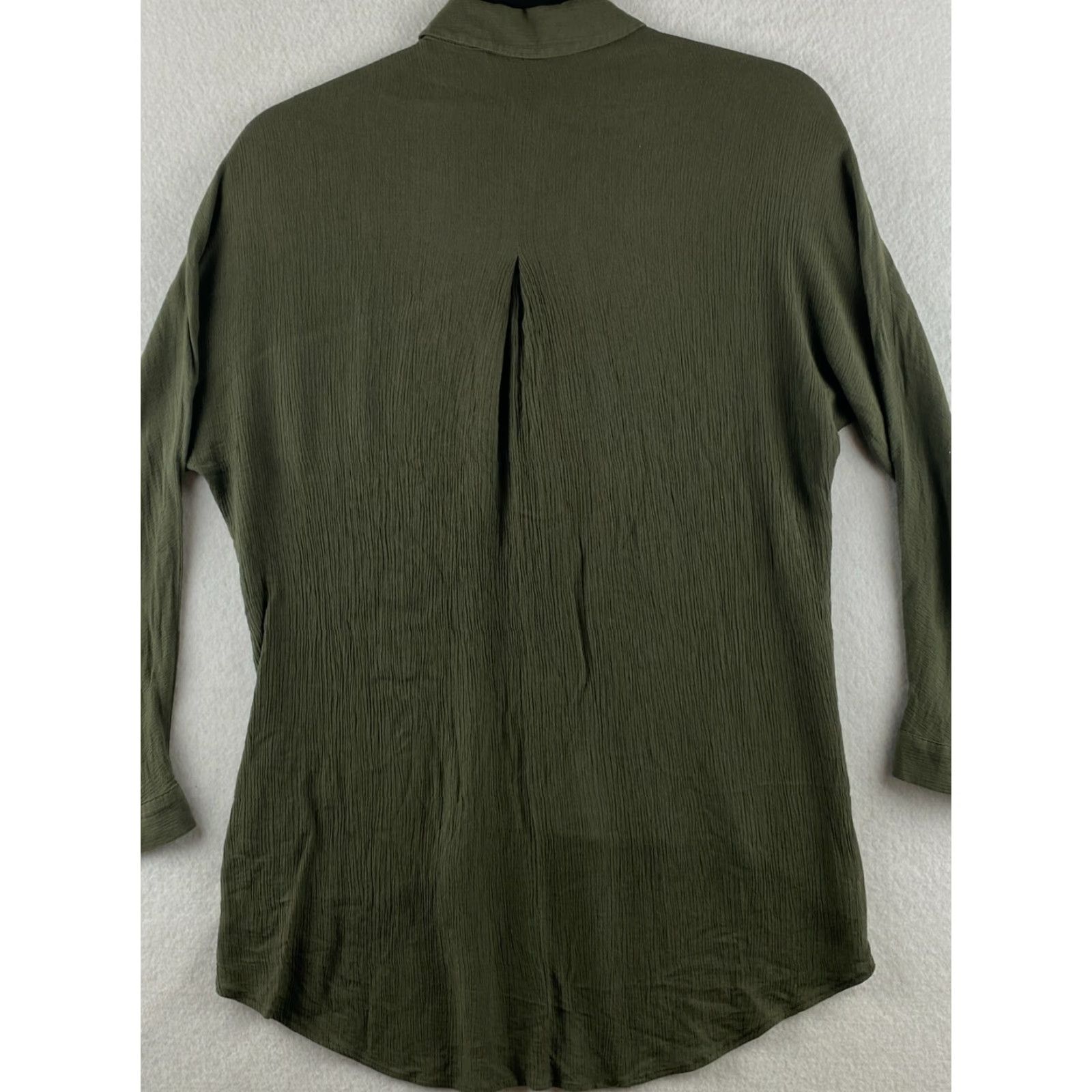 Zara Zara Blouse Womens 5 Green Button Up Scoop Back Breathable Long Sleeve Collared Shirt Regular Green 5 Zara Womens Blouse Modern Seasonal 90s? Size S / US 4 / IT 40 - 7 Thumbnail