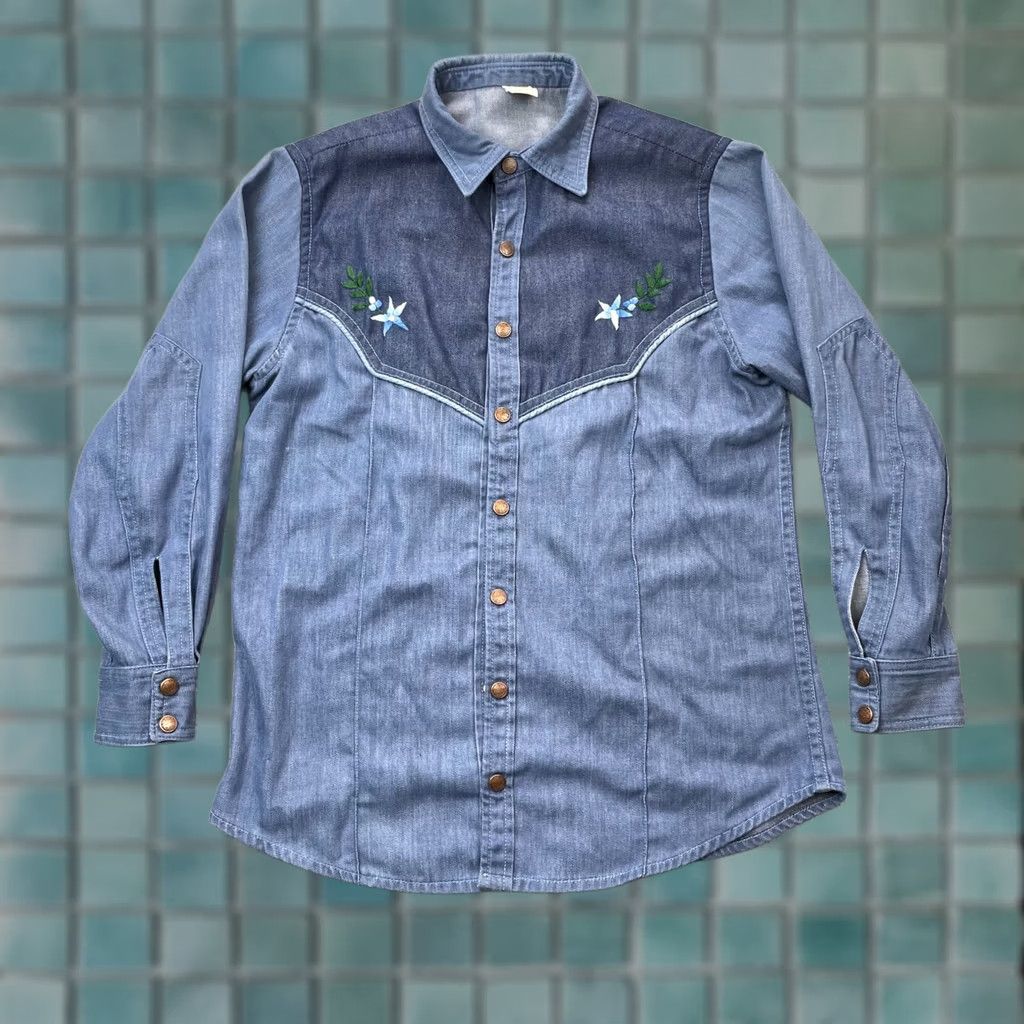 Vintage VTG Western Shirt Womens XL Blue Floral Embroidered Snap 70s Two Tone Denim Button-Up Casual Size XL / US 12-14 / IT 48-50 - 1 Thumbnail
