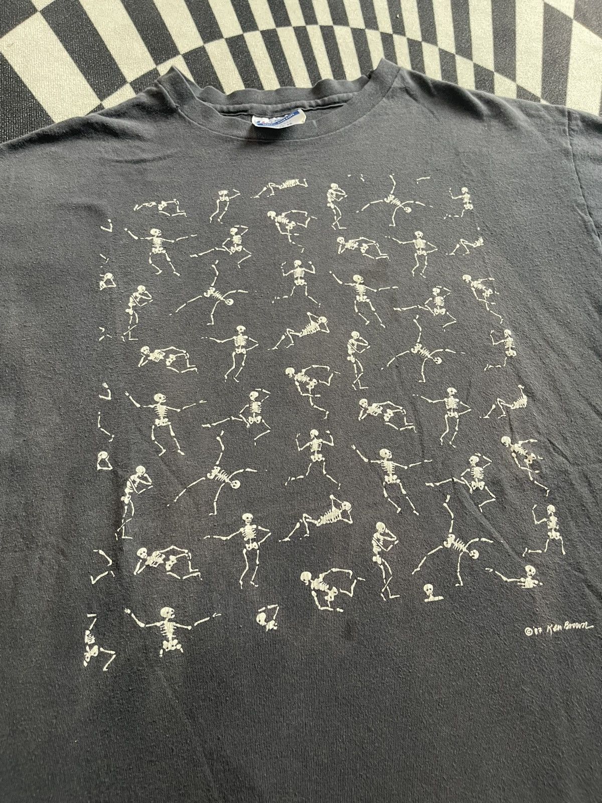 Arts & Science VTG 1987 Ken Brown "Dancing Skeletons" T-Shirt Size US XL / EU 56 / 4 - 4 Thumbnail