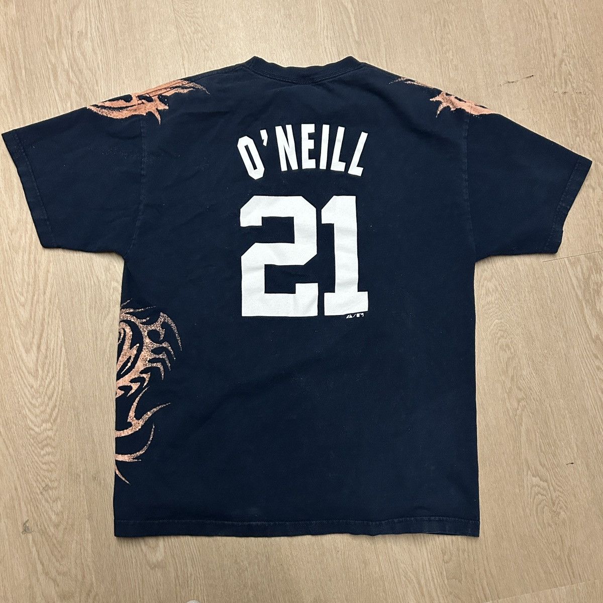 Majestic Hand bleached y2k tribal dragon Yankees tee Size US XL / EU 56 / 4 - 4 Thumbnail