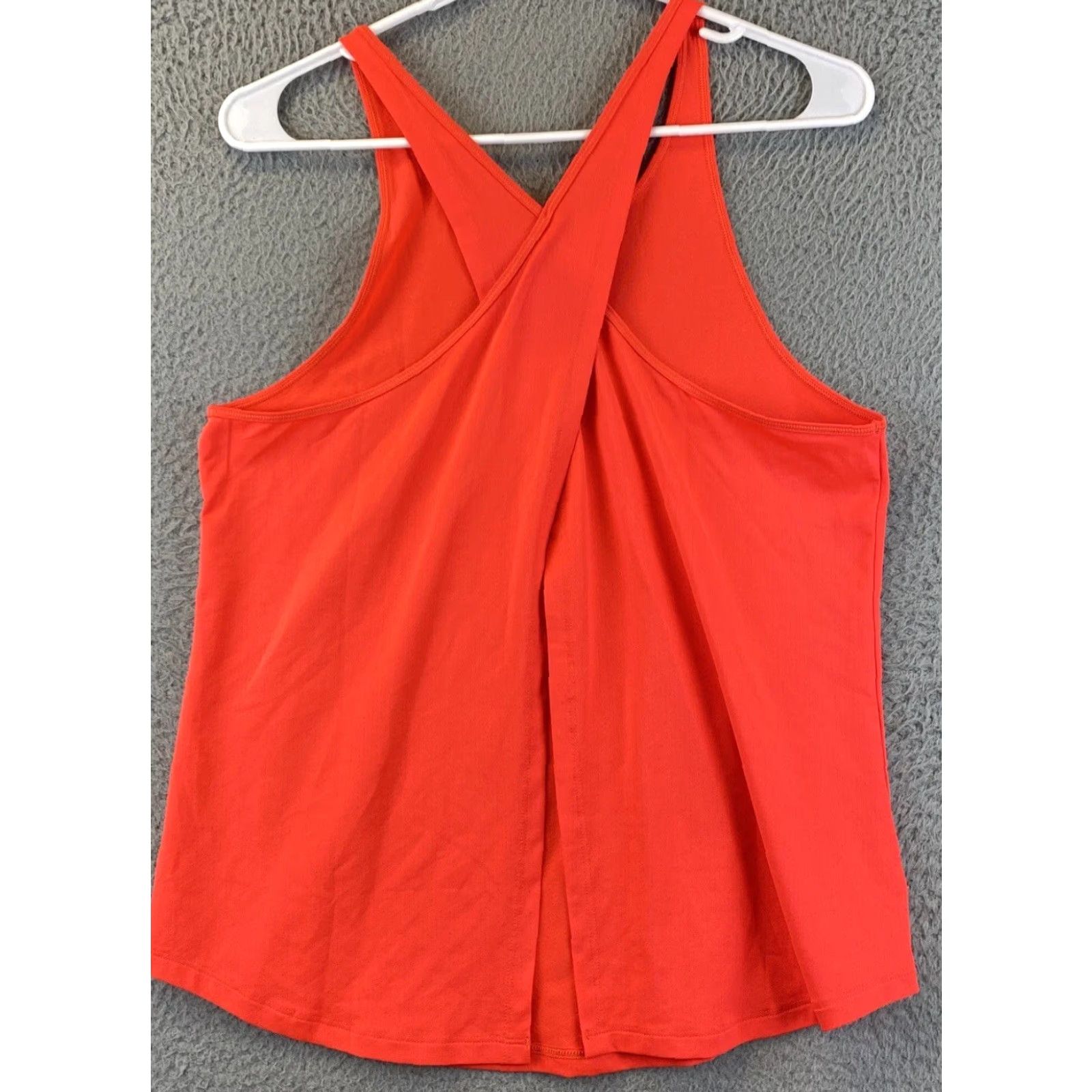 Under Armour Under Armour Shirt Women S Small Orange Outdoor Athletic Tank Top Ladies /87-8 Size S / US 4 / IT 40 - 7 Thumbnail