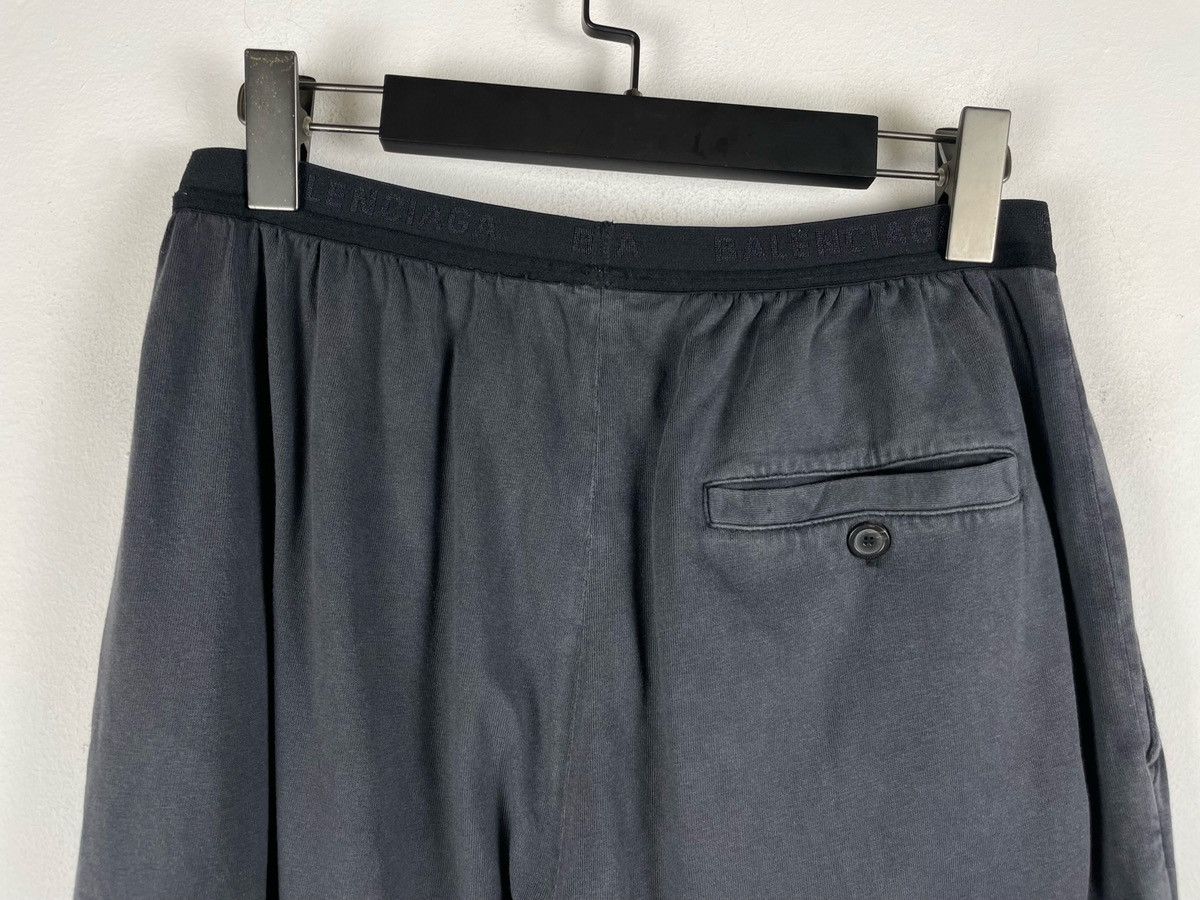 Balenciaga Balenciaga Vintage Black Logo Sweatpants Size US 30 / EU 46 - 10 Thumbnail