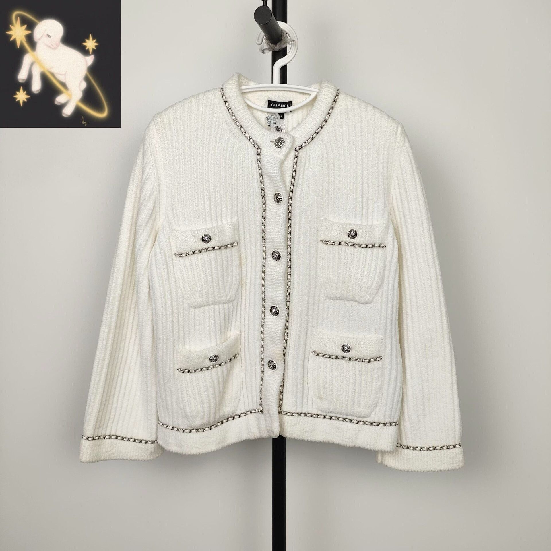 Chanel Chanel 22B White Corduroy Chain Trim Coat Size XXS / US 00 / IT 34 - 1 Thumbnail
