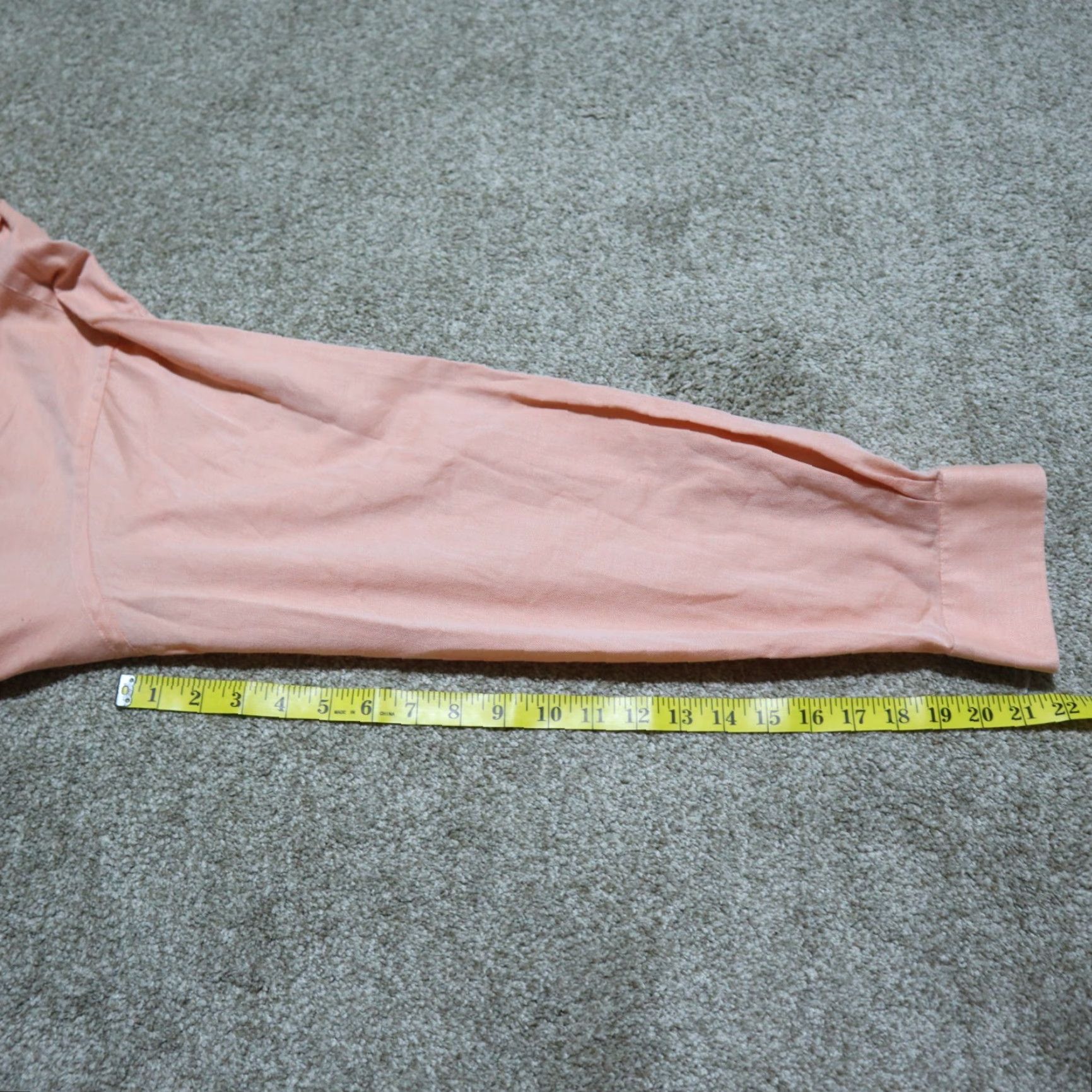 Van Heusen Van Heusen Peach Pink Regular Fit Button-Up Shirt Long Sleeve Men Size 16 32/33 Size US L / EU 52-54 / 3 - 7 Thumbnail