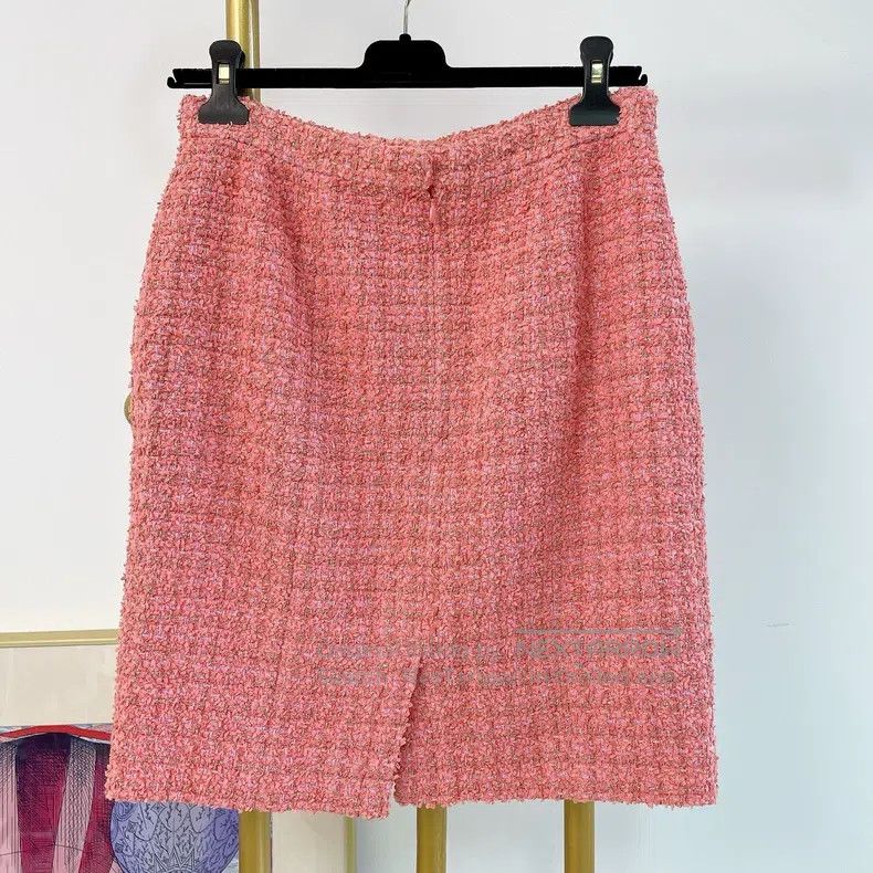 Chanel Chanel Pink skirt Size 26" / US 2 / IT 38 - 2 Thumbnail