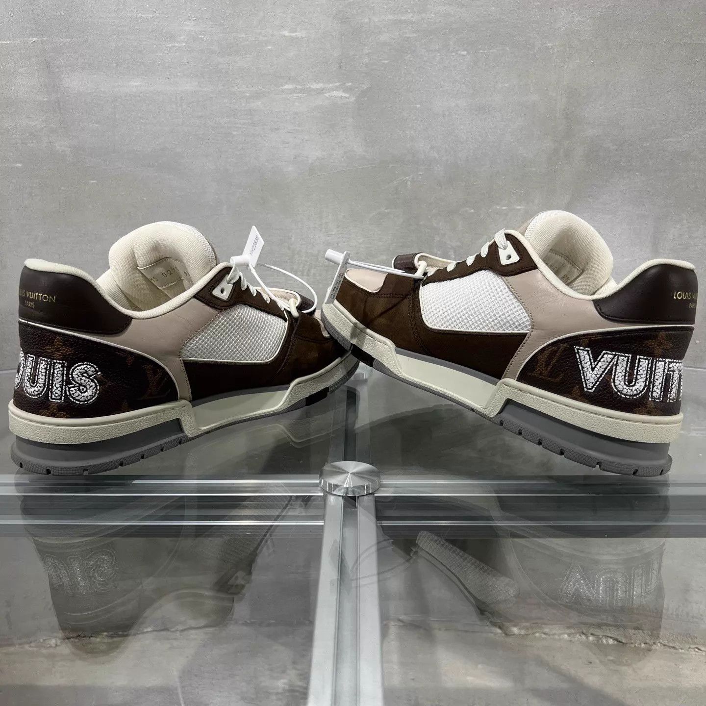 Louis Vuitton Louis Vuitton Trainer Khaki Velcro UK9.5 43.5 Size US 10.5 / EU 43-44 - 5 Thumbnail