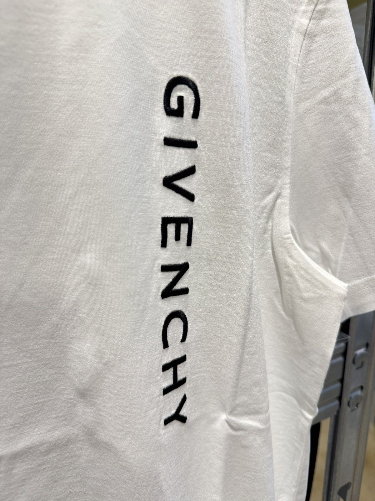Givenchy Givenchy Logo Embroidery T-Shirt NEW 550$ Size US M / EU 48-50 / 2 - 2 Thumbnail