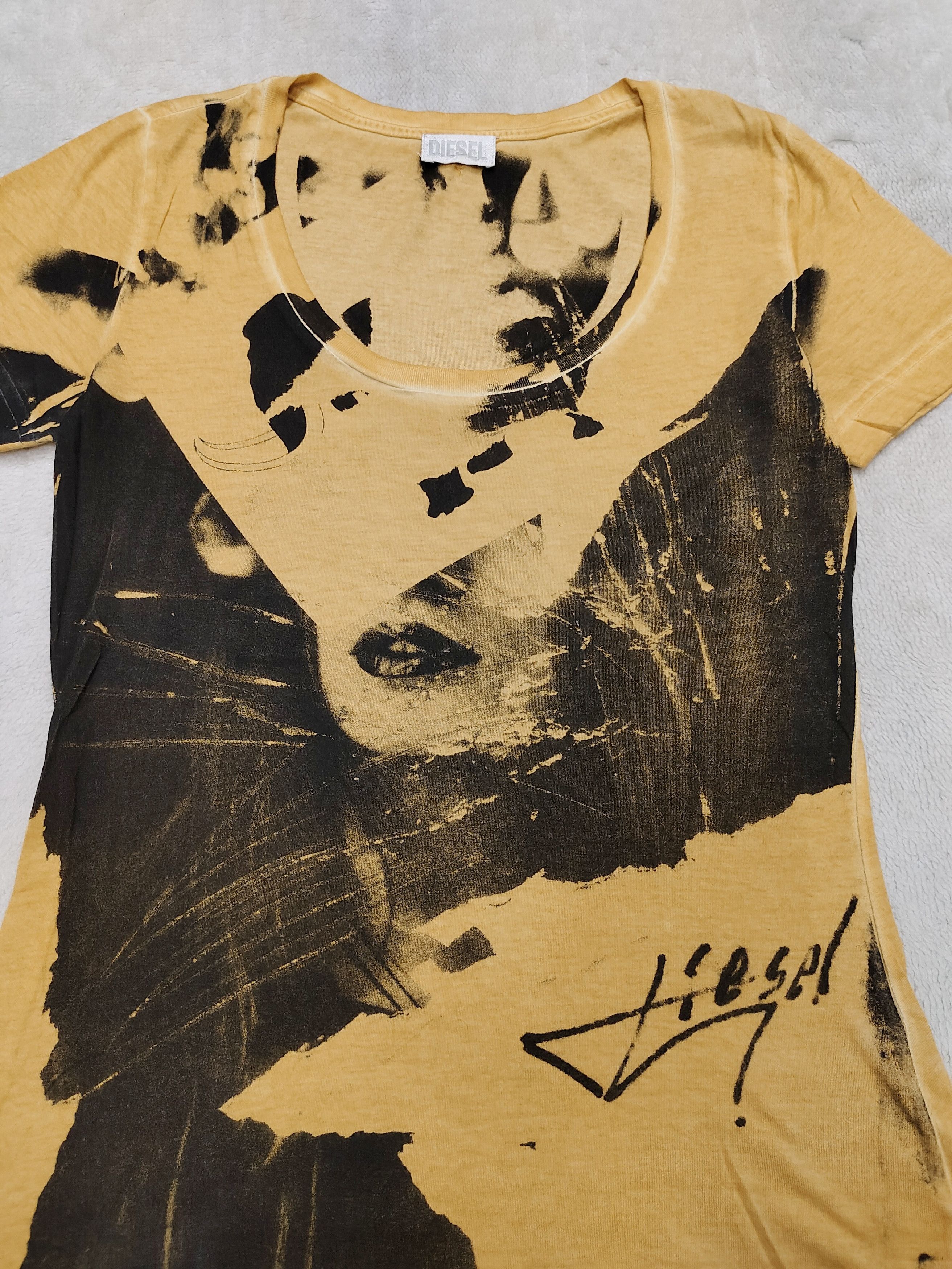 Diesel 2000s Diesel- Rare Abstract Grunge Portrait Washed Tshirt Size M / US 6-8 / IT 42-44 - 2 Thumbnail