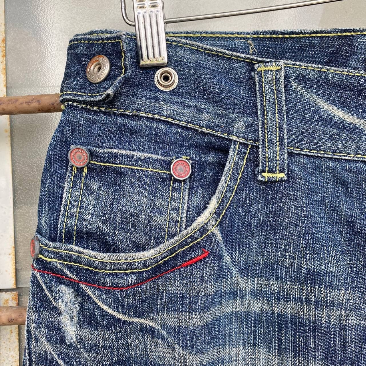 Japanese Brand × Le Grande Bleu (L.G.B.) × Tornado Mart A BEAUTIFUL FLARE DENIM RED PEPPER GOLD LABEL EAGLE WING Size US 31 - 10 Thumbnail