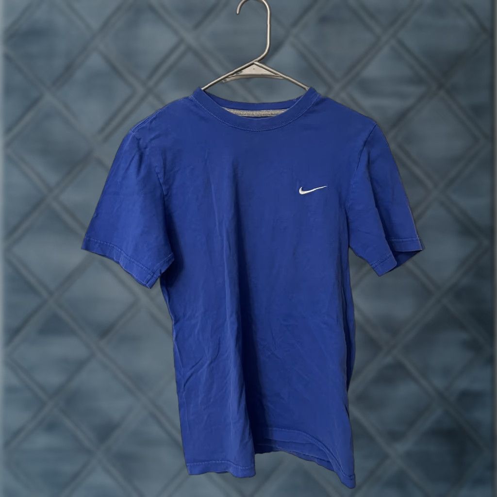Nike Nike Tee T-Shirt Mens Blue Graphic Sz Small Regular Fit Graphic Size US S / EU 44-46 / 1 - 1 Thumbnail