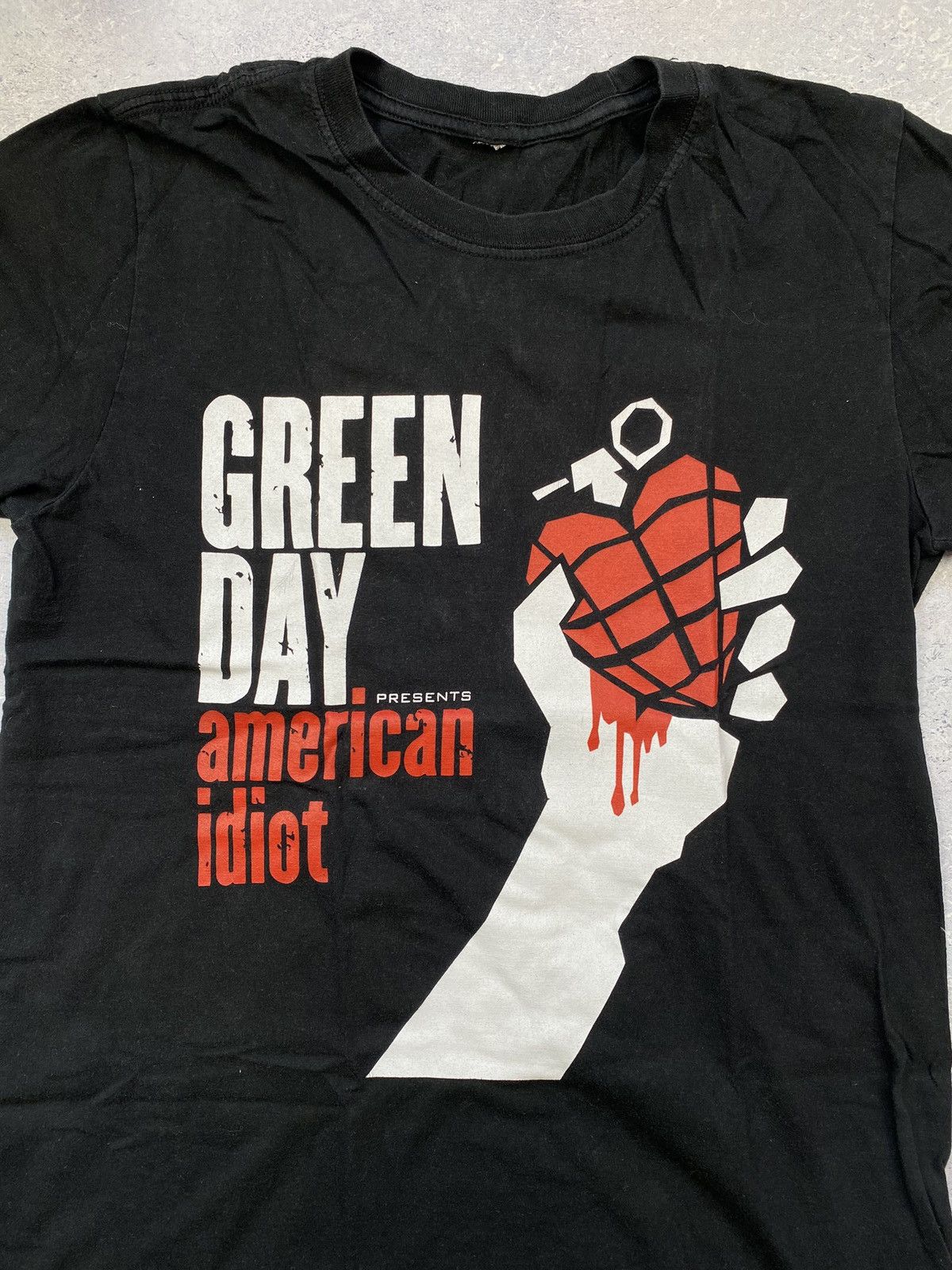Band Tees Green Day Men’s Black T-shirt With Big Centre Logo Medium Size US M / EU 48-50 / 2 - 3 Thumbnail