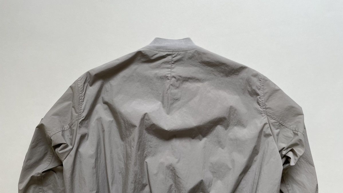 Haider Ackermann Grey Nylon Cropped Bomber Jacket Size US S / EU 44-46 / 1 - 17 Thumbnail