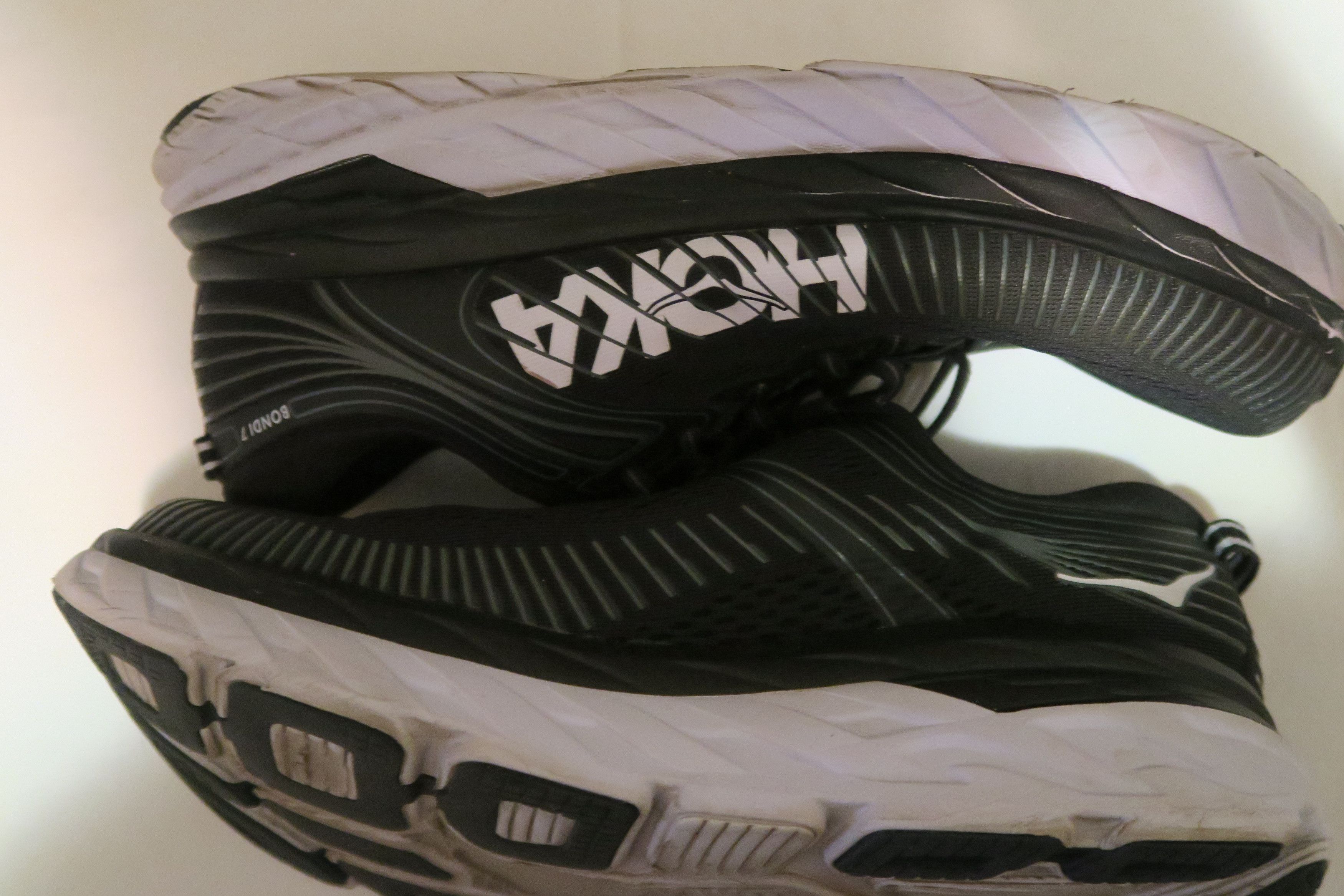 Hoka Hoka One One Mens Bondi 7 Running Shoes Black White Size US 10 / EU 43 - 10 Thumbnail