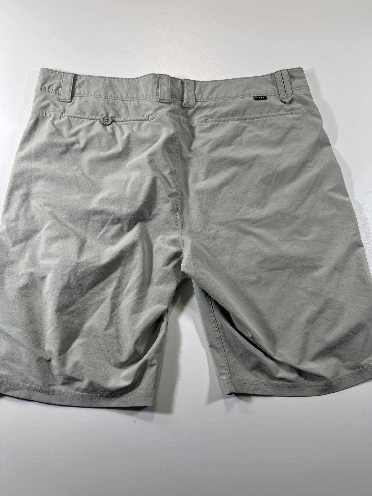 Oakley Oakley Men's Light Grey Casual Shorts Size US 34 / EU 50 - 9 Thumbnail