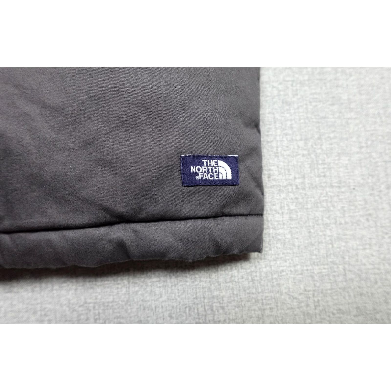 The North Face VINTAGE The North Face Vest Mens L Gray Goose Down Puffer Snap Front Pockets Warm Size US L / EU 52-54 / 3 - 2 Thumbnail