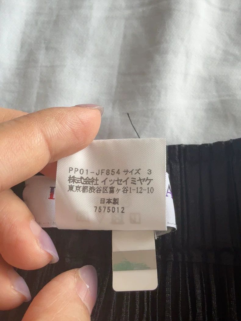 Issey Miyake Issey Miyake size:3 Dark blue pleated trousers Size 31" - 3 Thumbnail