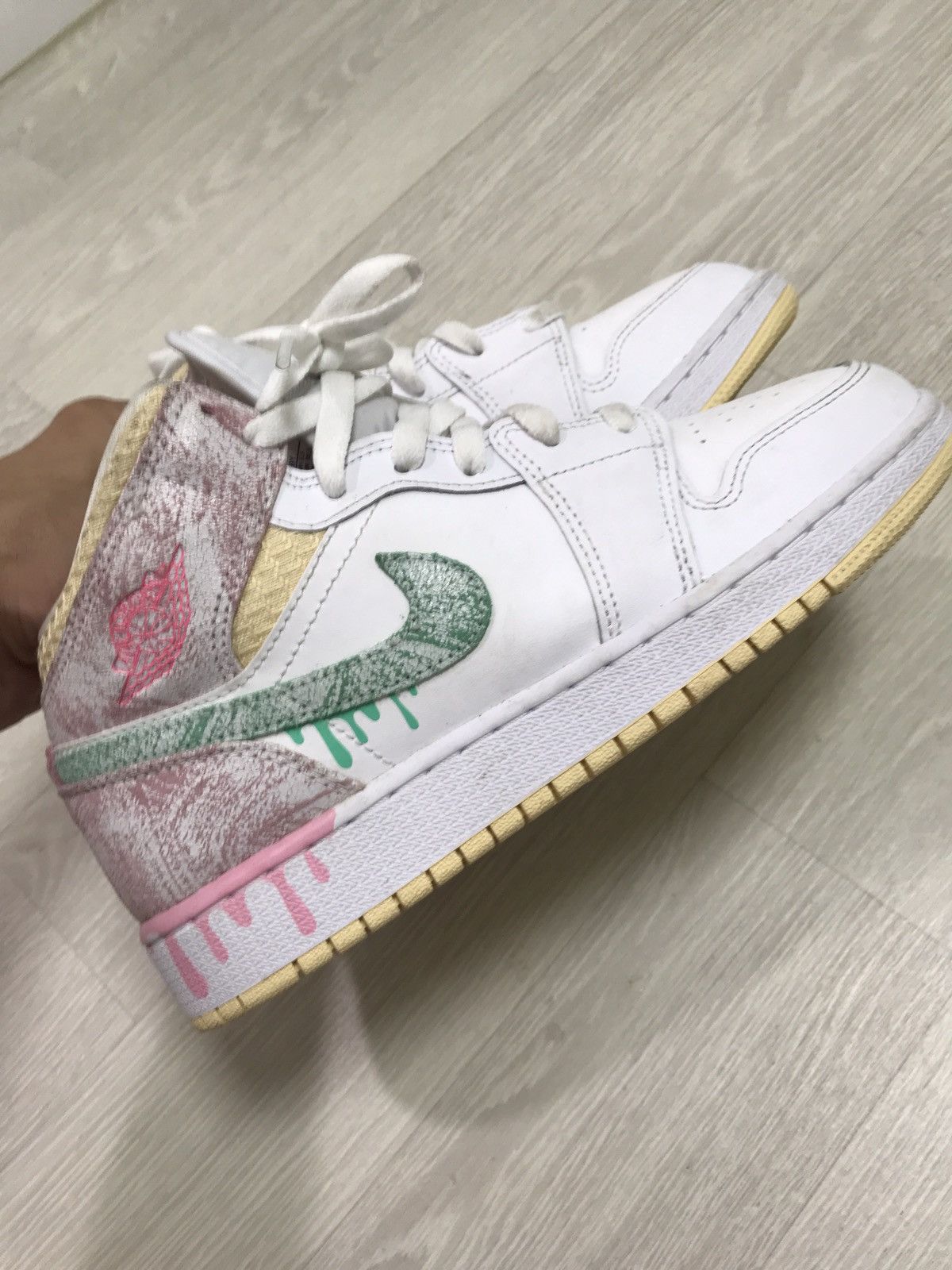 Nike Air Jordan 1 Mid Paint Drip