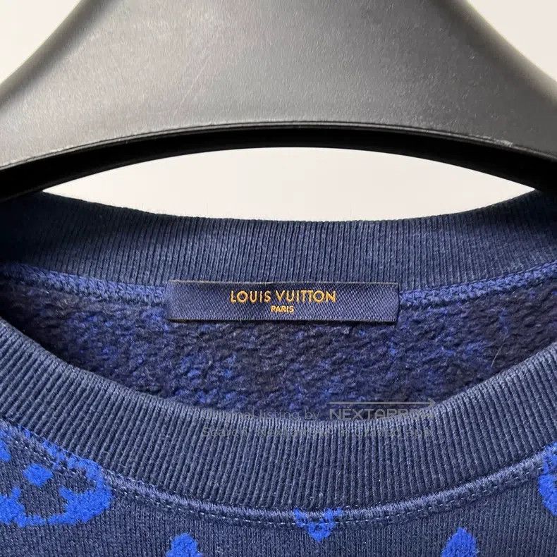 Louis Vuitton Louis Vuitton Full logo flocked sweatshirt Size US M / EU 48-50 / 2 - 3 Thumbnail