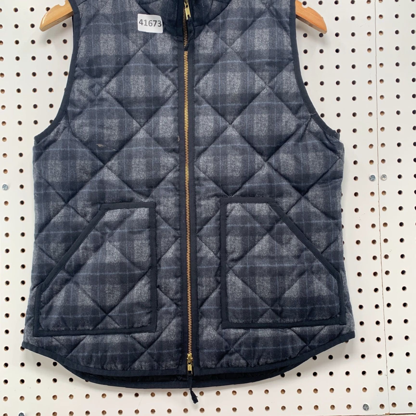 J.Crew JCrew Down Quilted Vest Women Small Gray Plaid Sleeveless Puffer 19x24.5 Size S / US 4 / IT 40 - 5 Thumbnail