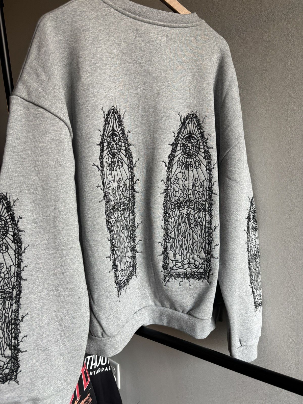 Who Decides War Who decides war thorned pull over Size US XXL / EU 58 / 5 - 1 Thumbnail