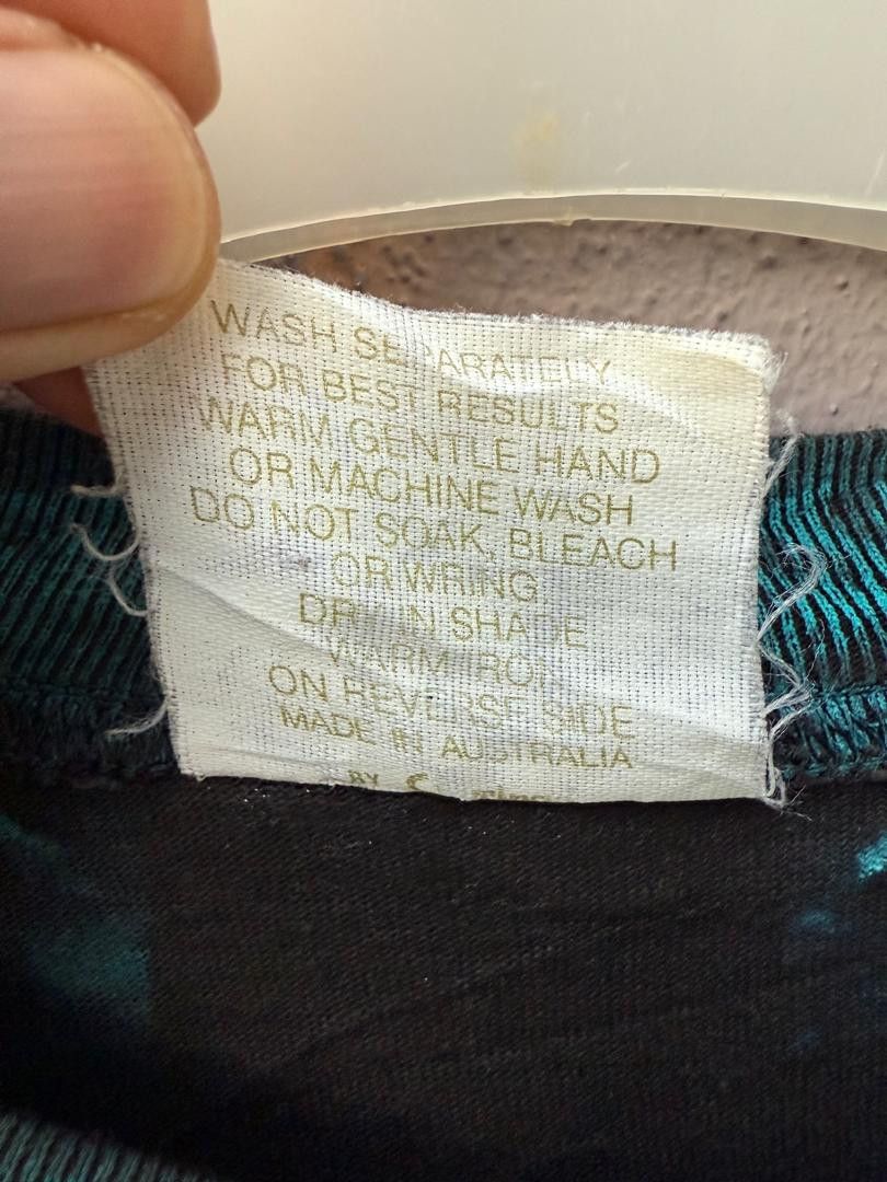 Other Planet Earth Graphic Tie dye Vintage T-shirt Dolphins Size US M / EU 48-50 / 2 - 6 Thumbnail