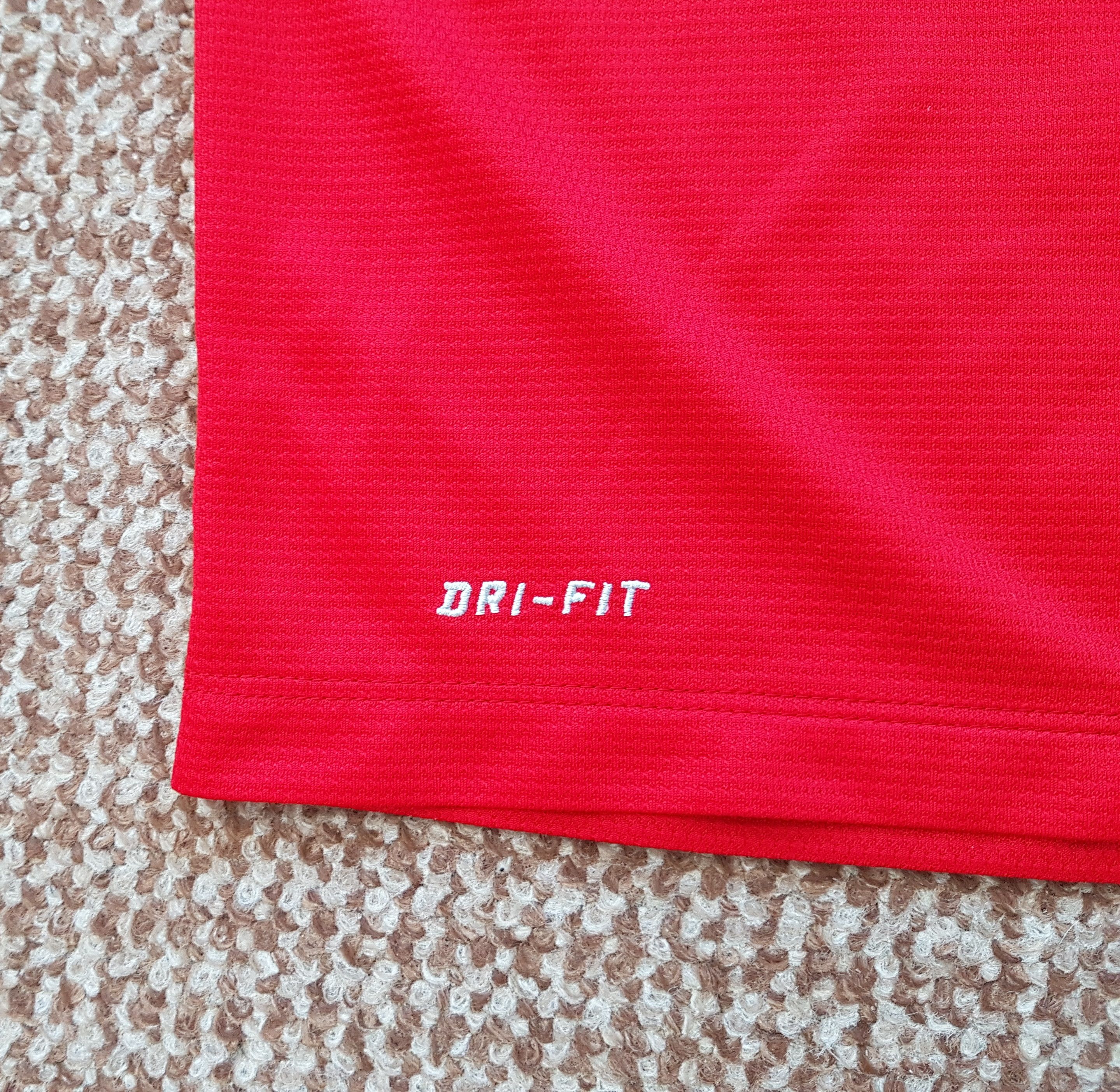 Nike MANCHESTER UNITED 2013-14 NIKE HOME JERSEY SHIRT SOCCER sz L Size US L / EU 52-54 / 3 - 4 Thumbnail