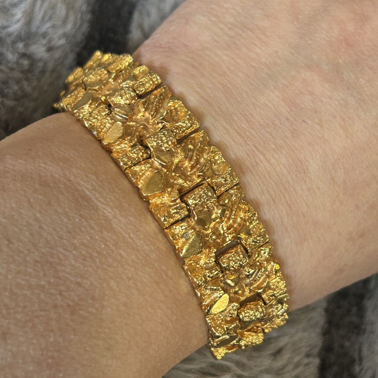 Vintage Vintage 70s-80s wide gold nugget unisex bracelet Size ONE SIZE - 1 Thumbnail