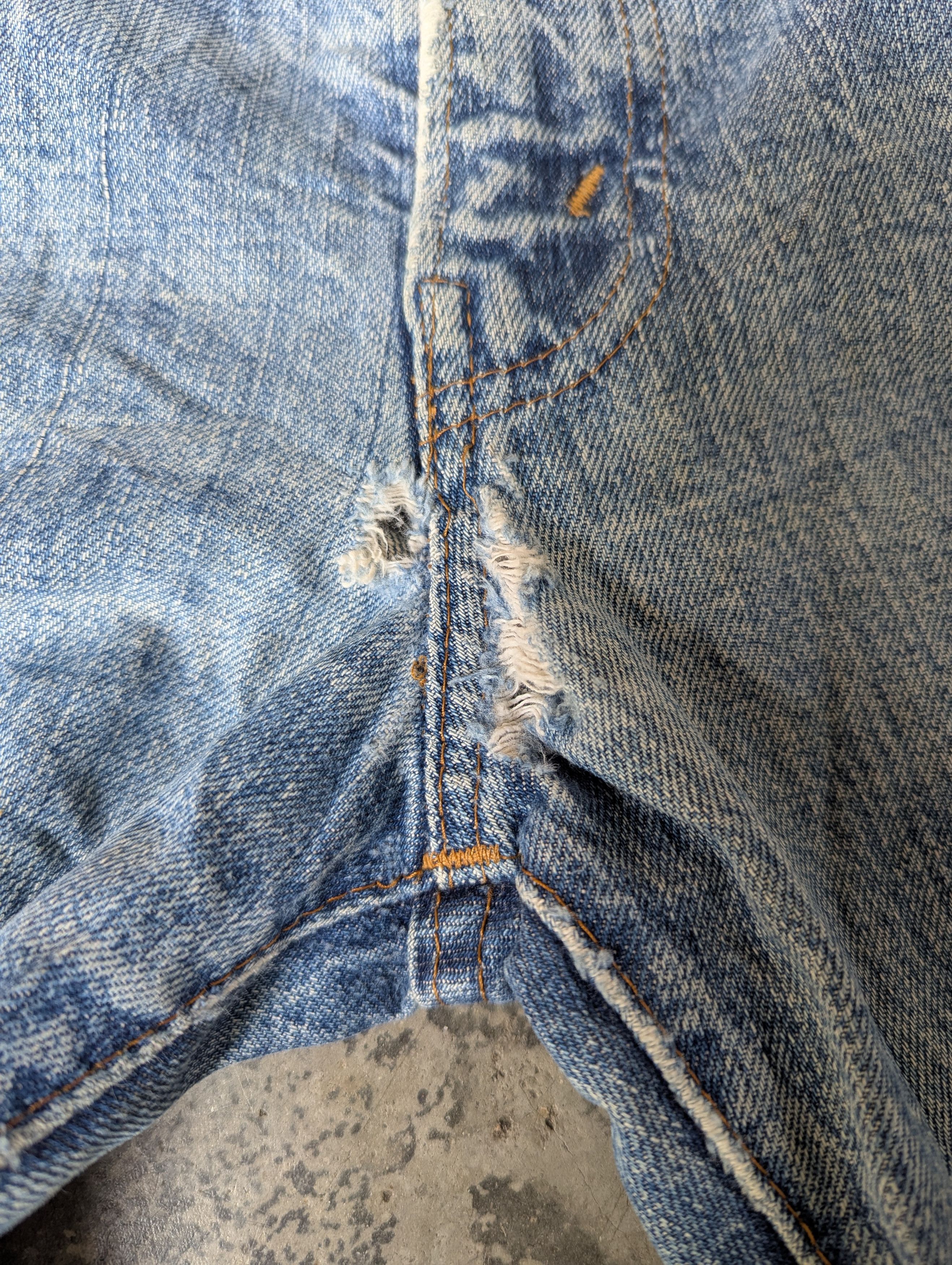 Levi's DISTRESSED 70/80s LEVIS 517 ZIP TALON 42 BUTTON NO 2 RED TAB Size US 34 / EU 50 - 11 Thumbnail