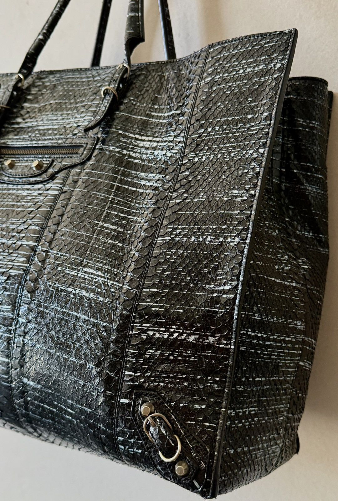 Balenciaga Balenciaga - 2000's - Python A4 - Papier Tote Bag Size ONE SIZE - 3 Thumbnail