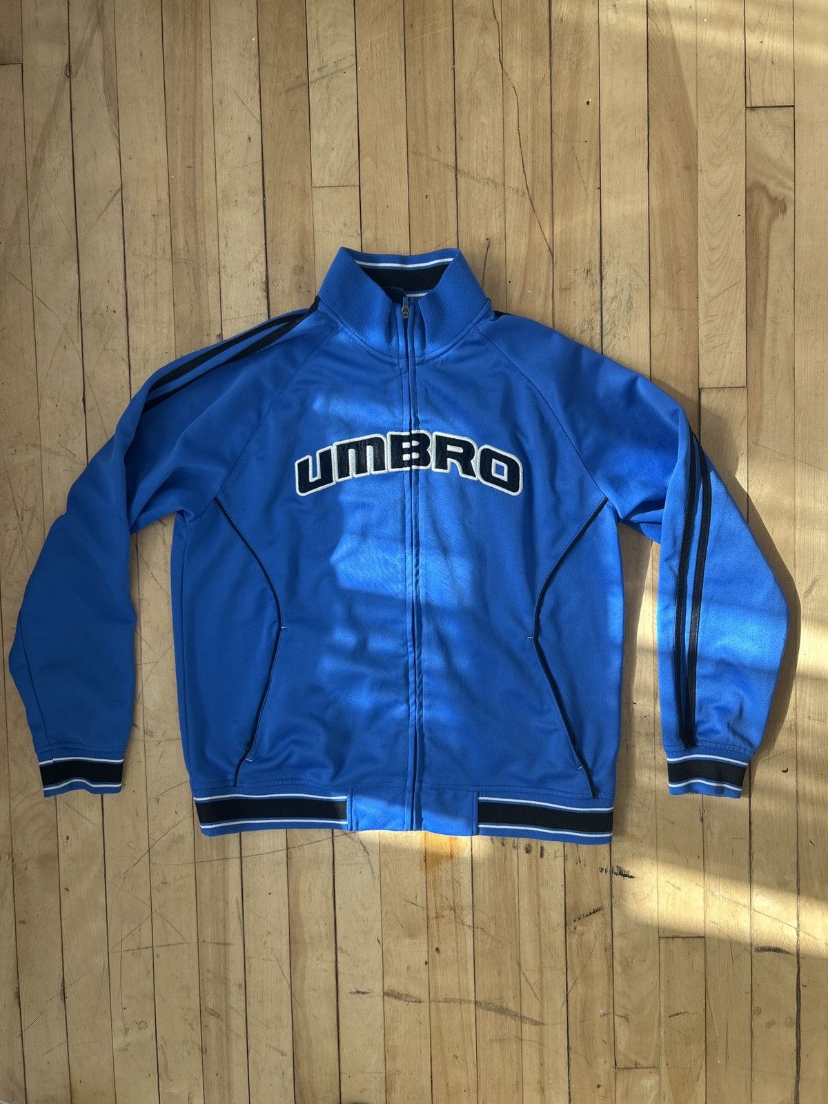 Umbro Vintage Umbro Zip Up Sweater Size US L / EU 52-54 / 3 - 1 Thumbnail