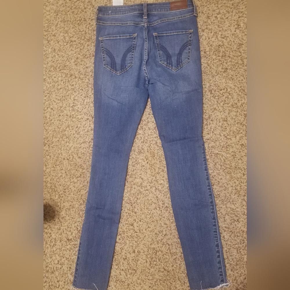 Designer Hollister Distressed Jeans High Rise Super Skinny Size 1S Size 30" / US 8 / IT 44 - 3 Thumbnail
