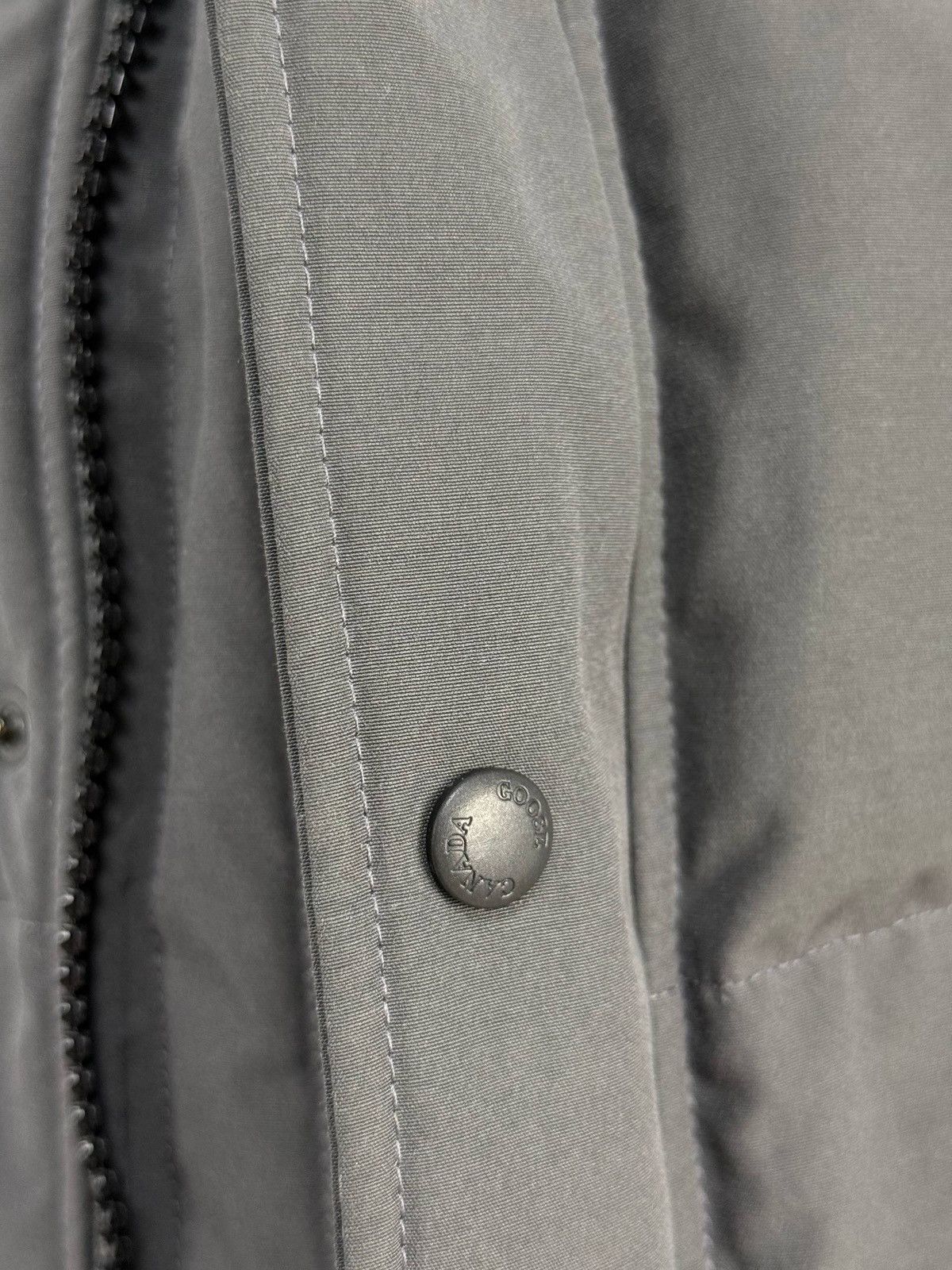 Canada Goose Canada Goose MacMillan Parka Graphite Size L Size US L / EU 52-54 / 3 - 11 Thumbnail