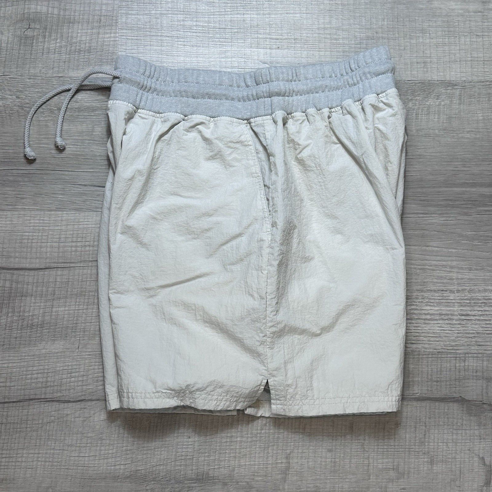 Fabletics Fabletics Womens Jemma Shorts XL Soft Gray Lined Elastic Size 28" / US 6 / IT 42 - 9 Thumbnail