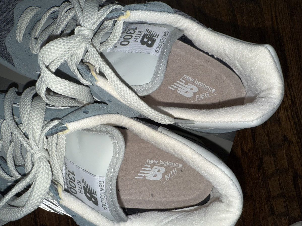 Kith × New Balance KITH x New Balance 1300 'Mauve Sole' Ronnie Fieg US 11 Size US 11 / EU 44 - 4 Thumbnail