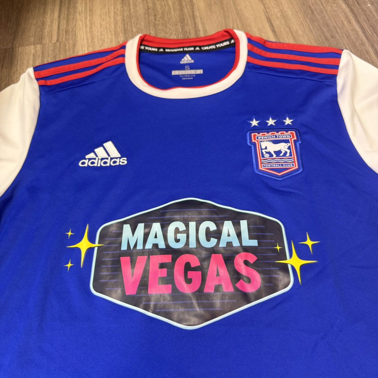 Adidas Ipswich Town 18/19 home shirt Size US S / EU 44-46 / 1 - 3 Thumbnail
