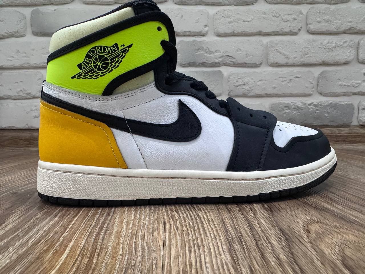 Nike Nike Air Jordan 1 Retro High OG Size 41 US 8 Size US 8 / EU 41 - 14 Thumbnail