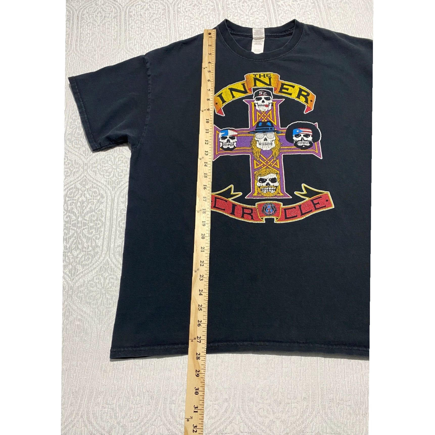 Gildan Gildan T-Shirt Mens XL Black Graphic Tee Inner Circle Cross Skulls Wrestling Punk Comics Retro Logo Crew Neck Short Sleeve Size US XL / EU 56 / 4 - 6 Thumbnail