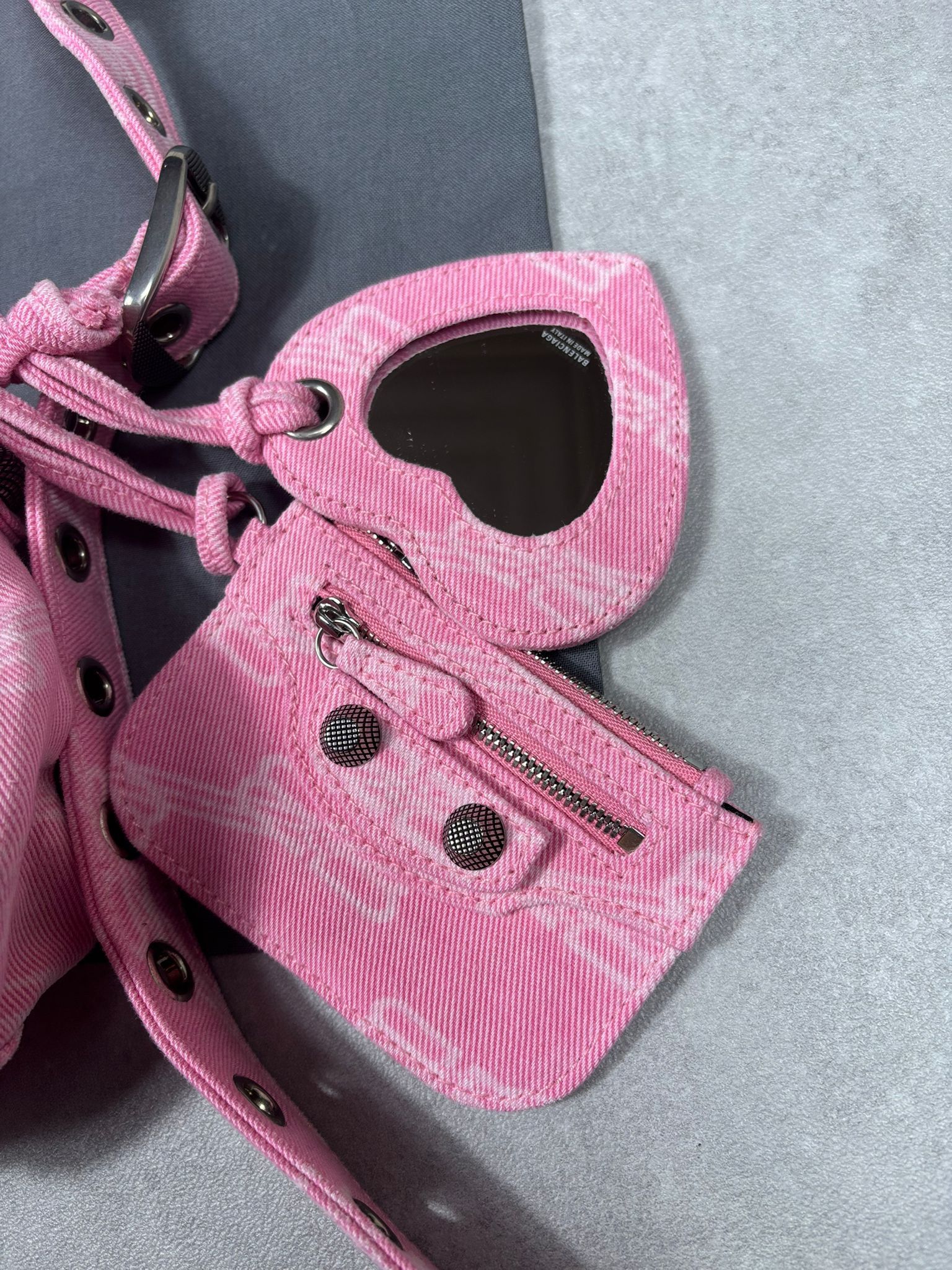 Balenciaga Balenciaga Le Cagole XS Denim Graffiti Pink Heart Mirror Size ONE SIZE - 5 Thumbnail