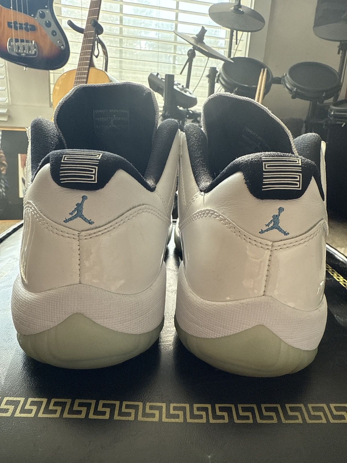 Jordan Brand Men’s Jordan 11 Legend Blue Size US 8.5 / EU 41-42 - 5 Thumbnail